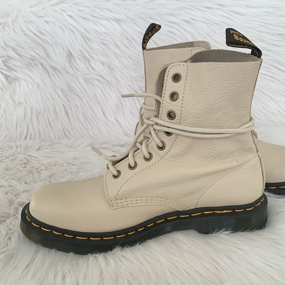 Dr. Martens 1460 Pascal Virginia Leather Boots in Vintage Taupe | US 9 - Picture 4 of 12